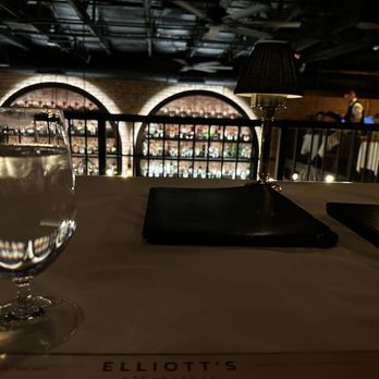 Elliott's Steakhouse - Steakhouses Near Me - Chandler, Arizona