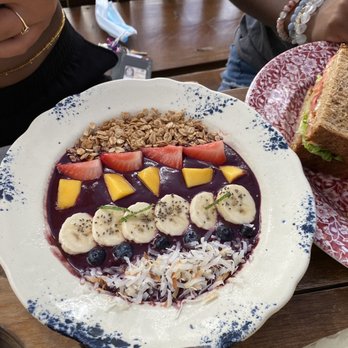 Little Hen - Açaí bowl - Breakfast & Brunch Near Me - Miami, Florida Little Hen - Açaí bowl - Breakfast & Brunch Near Me - Miami, Florida