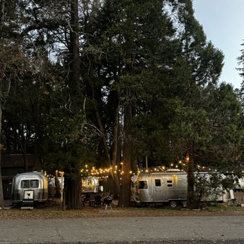 Cave Springs Resort - Hotels Near Me - Dunsmuir, California