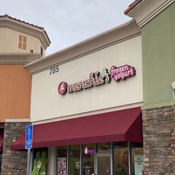 Menchie's Frozen Yogurt - Front