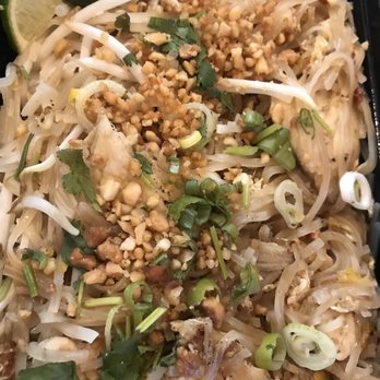 Mali's Thai Zap - Chicken pad thai. Flavor was good...will be coming back for more! - Thai Near Me - Salisbury, Massachusetts
