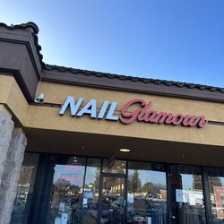 Nail Glamour - Walking in....