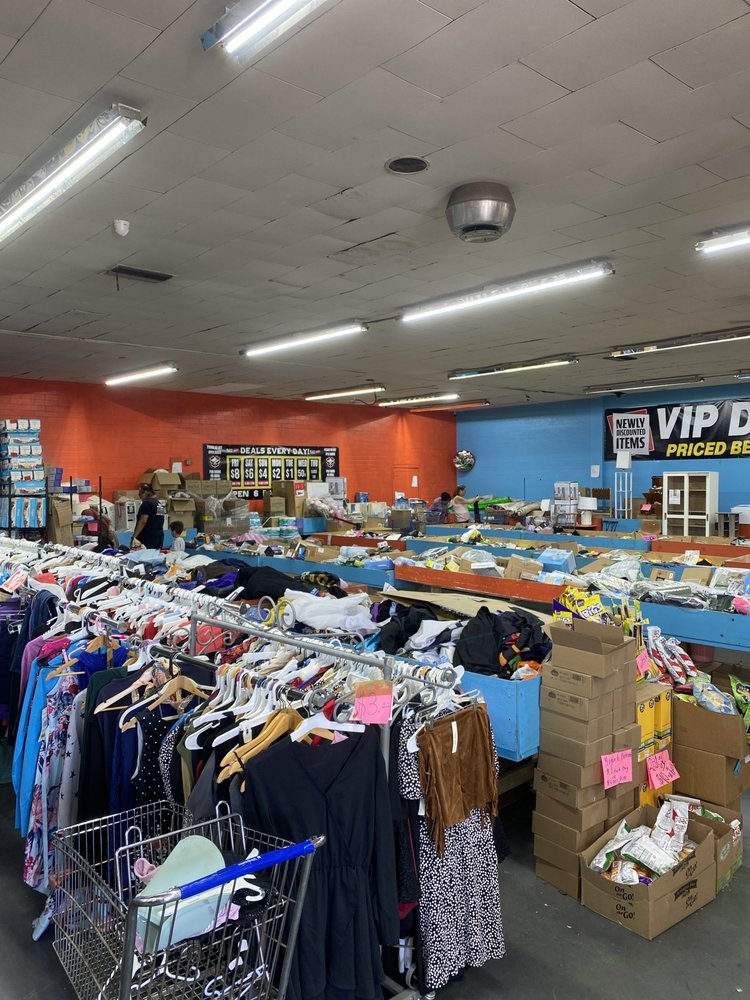 BLACK FRIDAY DEALS Updated October 2024 2517 E Fremont St, Stockton