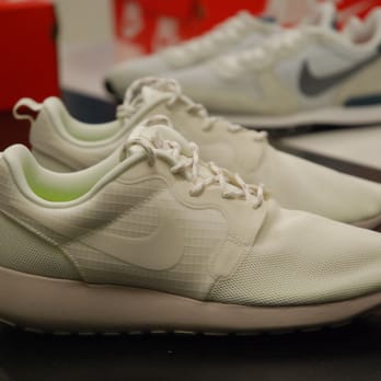 Ishoes - Nike Rosherun - Shoe Stores Near Me - Paris, 75 Ishoes - Nike Rosherun - Shoe Stores Near Me - Paris, 75