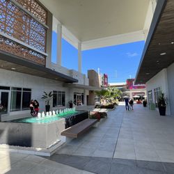 San Patricio Plaza