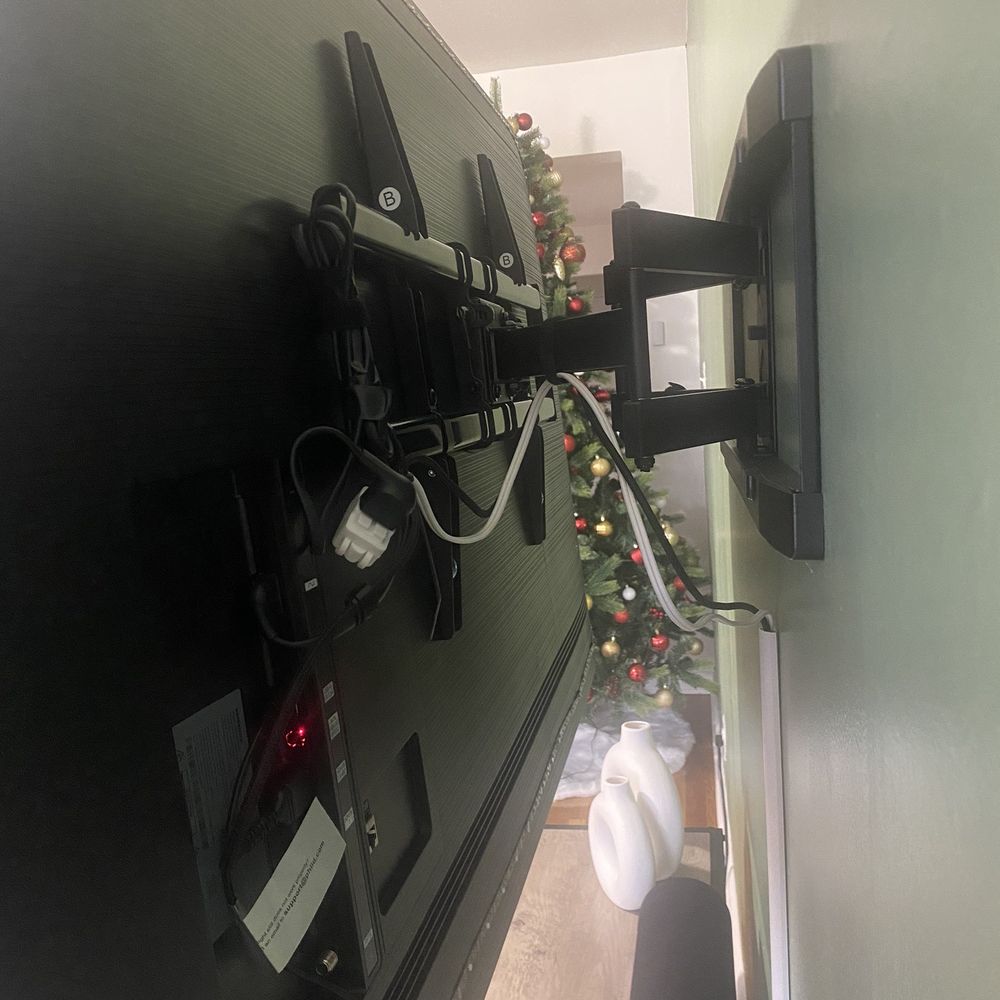 TVmount.nyc  - Wiring behind TV and external concealment - TV Mounting Near Me