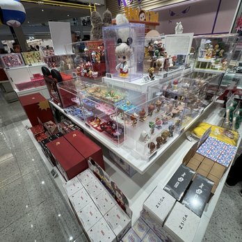 Pop Mart - Toy Stores Near Me - East Rutherford, New Jersey