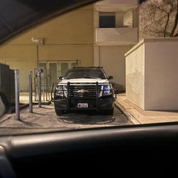 Holiday Inn Austin Midtown - ICE AGENT VEHICLES - Hotels Near Me - Austin, Texas Holiday Inn Austin Midtown - ICE AGENT VEHICLES - Hotels Near Me - Austin, Texas