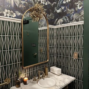 Otto’s High Dive - Bathroom - Cocktail Bars Near Me - Orlando, Florida Otto’s High Dive - Bathroom - Cocktail Bars Near Me - Orlando, Florida