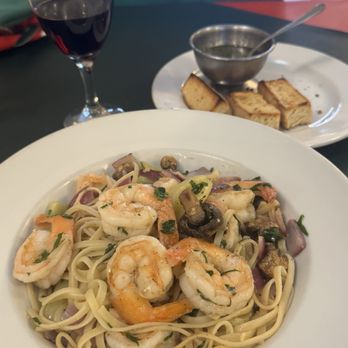 Frankie's Spaghetti House - Frankie's Linguini with Shrimp - Italian Near Me - Puerto Vallarta, JAL Frankie's Spaghetti House - Frankie's Linguini with Shrimp - Italian Near Me - Puerto Vallarta, JAL