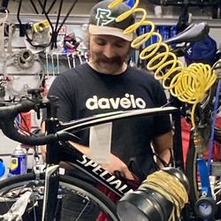 Davelo - Oliver, Head Mechanic