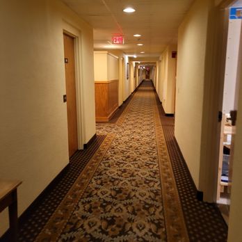 The Pointe at Castle Hill - Hallway - Hotels Near Me - Proctorsville, Vermont The Pointe at Castle Hill - Hallway - Hotels Near Me - Proctorsville, Vermont