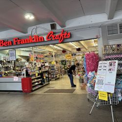 HouseMart Ben Franklin Crafts - Pearl City