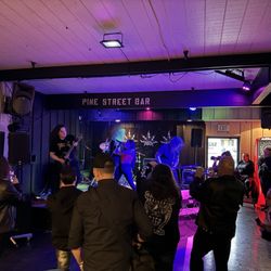 Pine Street Sports Bar and Grill