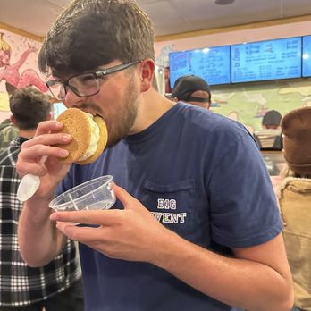 Scoops Handmade Ice Cream - Maple nut sandwich - Ice Cream & Frozen Yogurt Near Me - North Bend, Oregon