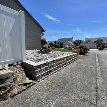 Duran's Landscaping - Small wall we did - Landscaping Near Me Duran's Landscaping - Small wall we did - Landscaping Near Me