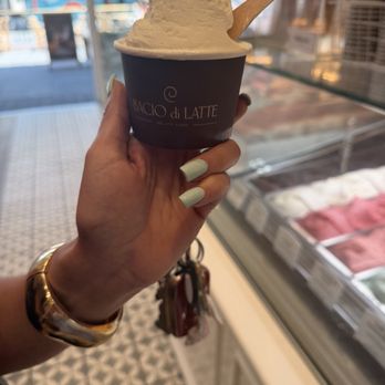 Bacio Di Latte - Regular size serving - Ice Cream & Frozen Yogurt Near Me - San Jose, California