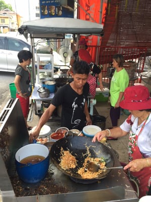 小红帽 炒粿条 兴发茶室 Kafe Heng Huat by null