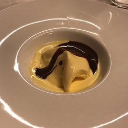 Carlo Magno - Gelato artigianale alla crema con cioccolato fondente fuso versato al momento ... wow