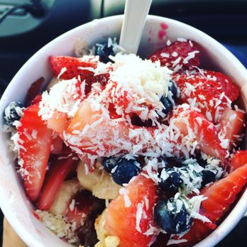 Backyard Bowls - Pitaya bowl - Juice Bars & Smoothies Near Me - Goleta, California
