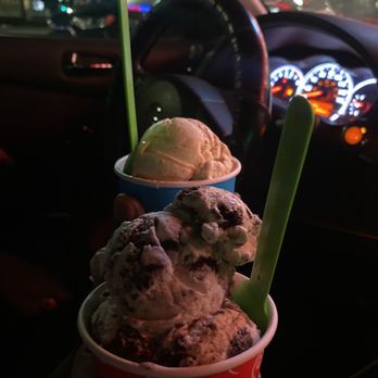 Neighborhood Scoop - A small and a medium - Ice Cream & Frozen Yogurt Near Me - Ormond Beach, Florida