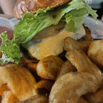 Ivy on the Square - Fried Green Tomato Burger - Southern Near Me - Ocala, Florida