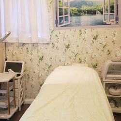 Marilyn Max Organic Spa