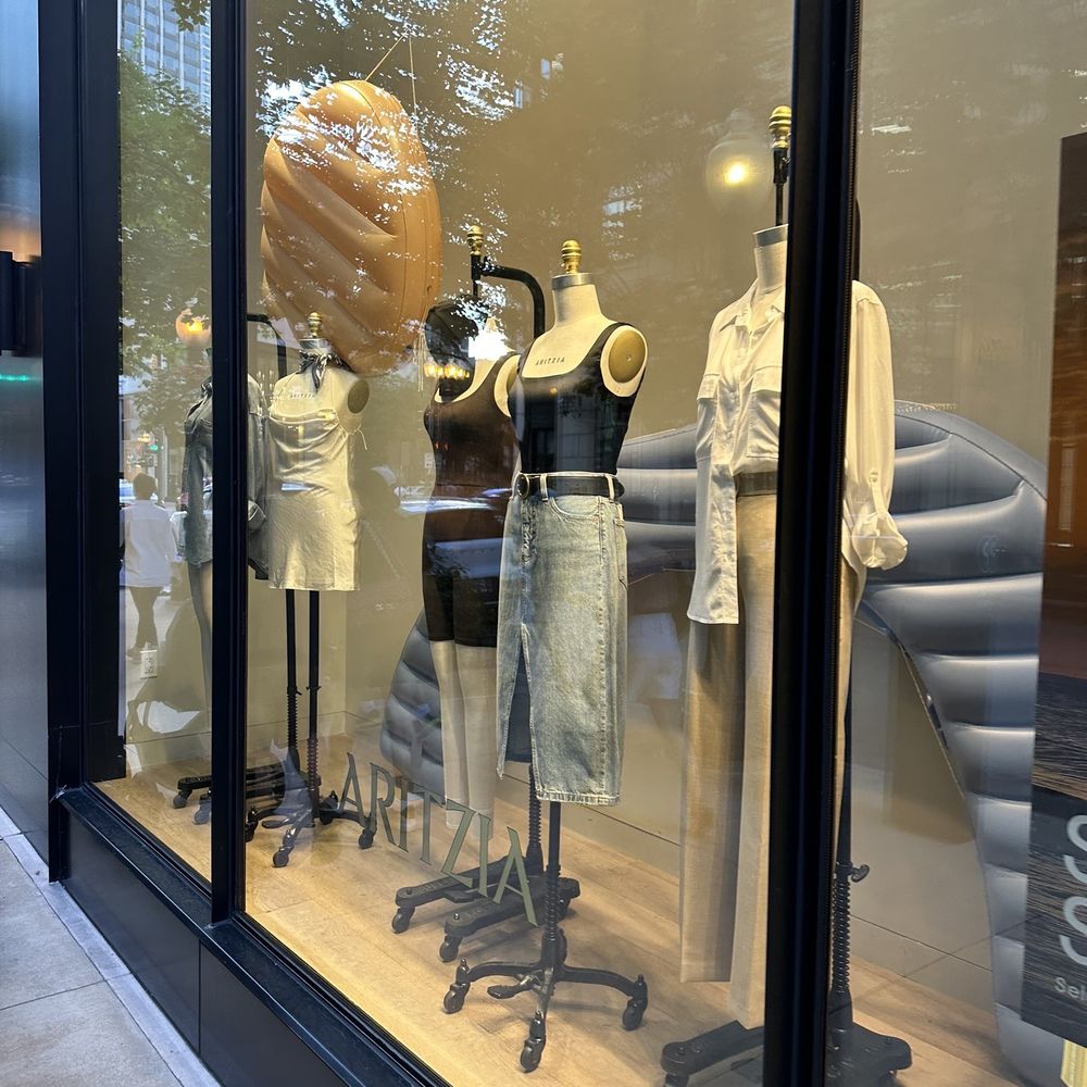 Aritzia - Women's Clothing Near Me - Chicago, Illinois
