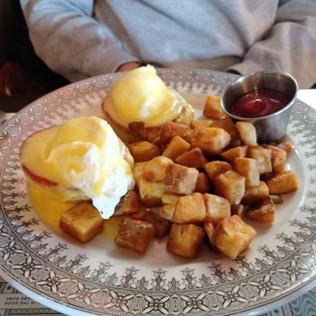 Blue Pig Tavern - New American Near Me - Cape May, New Jersey