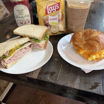 Crema & Vine - Wine Bars Near Me - Danville, Virginia