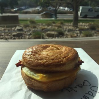 Starbucks - Double-Smoked Bacon, Cheddar & Egg Sandwich ($4.45) - Coffee & Tea Near Me - Riverside, California