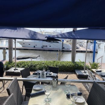 Sailor's Return Restaurant - Dining outside at the Restaurant at the marina - Seafood Near Me - Stuart, Florida Sailor's Return Restaurant - Dining outside at the Restaurant at the marina - Seafood Near Me - Stuart, Florida