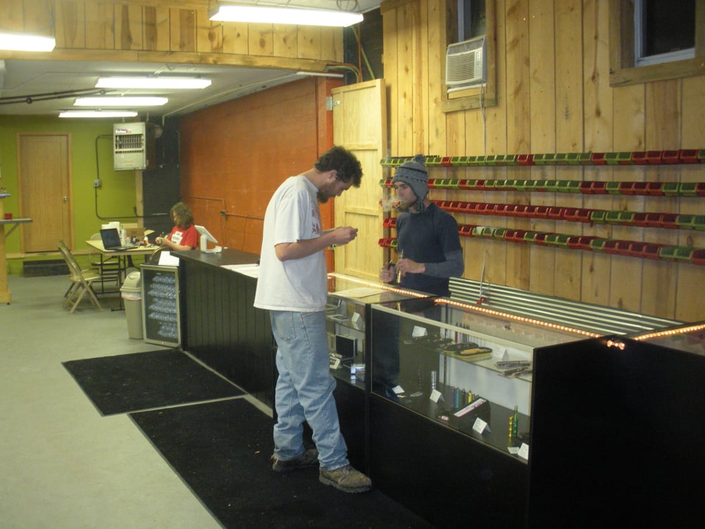 BLACK HILLS VAPORS Updated June 2024 4258 Canyon Lake Dr, Rapid