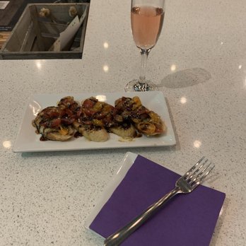 Vine + Grain - I've been here twice already on a Wednesday love the live music while eating good food & drinking my favorite types of champagne wine & beer - Bars Near Me - Brentwood, California