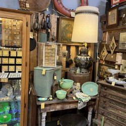 Kalama Vintage Warehouse