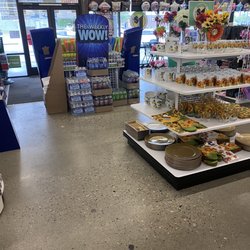 Dollar Tree - Entrance