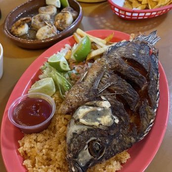 LA VECINDAD - Mojara Frita n Shrimp - Tacos Near Me - Las Vegas, Nevada LA VECINDAD - Mojara Frita n Shrimp - Tacos Near Me - Las Vegas, Nevada