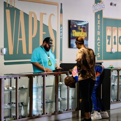 NuWu Cannabis LV by null