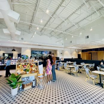 Paris Baguette - Inside - Bakeries Near Me - Houston, Texas