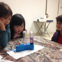 Quentz Bilingual Academy - Our favorite experiment: Underwater Volcano