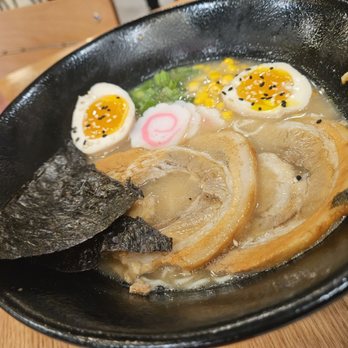 Artea - Culebra Commons - Garlic Tonkotsu Ramen - Asian Fusion Near Me - San Antonio, Texas