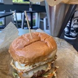 Freakin' Unbelievable Burgers - Fire burger