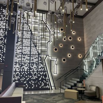 Hampton Inn & Suites Chicago-Downtown - Lobby - Hotels Near Me - Chicago, Illinois Hampton Inn & Suites Chicago-Downtown - Lobby - Hotels Near Me - Chicago, Illinois