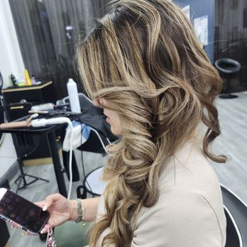 Perk Salon - Professional highlights designed to brighten your look and add dimension throughout the hair. This service includes customized placement, to - Hair Salons Near Me - Delray Beach, Florida Perk Salon - Professional highlights designed to brighten your look and add dimension throughout the hair. This service includes customized placement, to - Hair Salons Near Me - Delray Beach, Florida