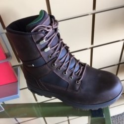 Rizzuto's Wide Shoes