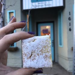 YUM - Lemon square