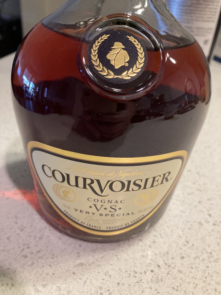 Blend Beer Wine and Spirits Logo