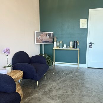 FACECO - Lobby area - Skin Care Near Me - Newport Beach, California FACECO - Lobby area - Skin Care Near Me - Newport Beach, California