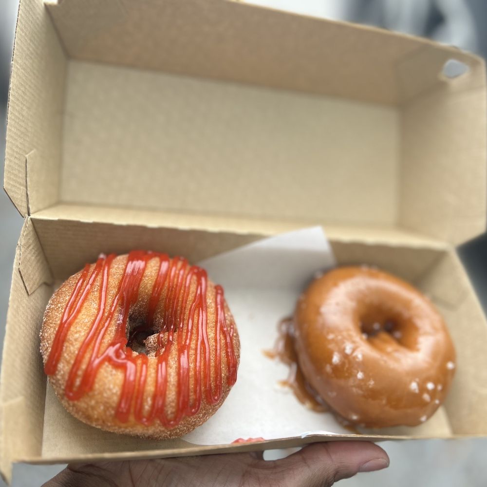 Craving Donuts - Guava & Salted Caramel - Food Trucks Near Me Craving Donuts - Guava & Salted Caramel - Food Trucks Near Me