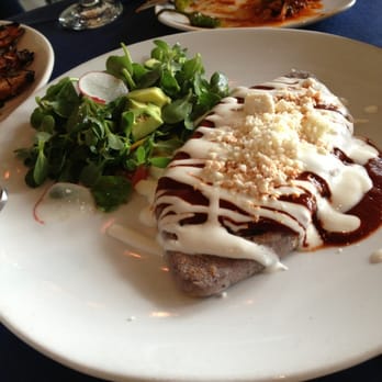 Caracol - Tlacoyo de alverjon - Seafood Near Me - Houston, Texas Caracol - Tlacoyo de alverjon - Seafood Near Me - Houston, Texas